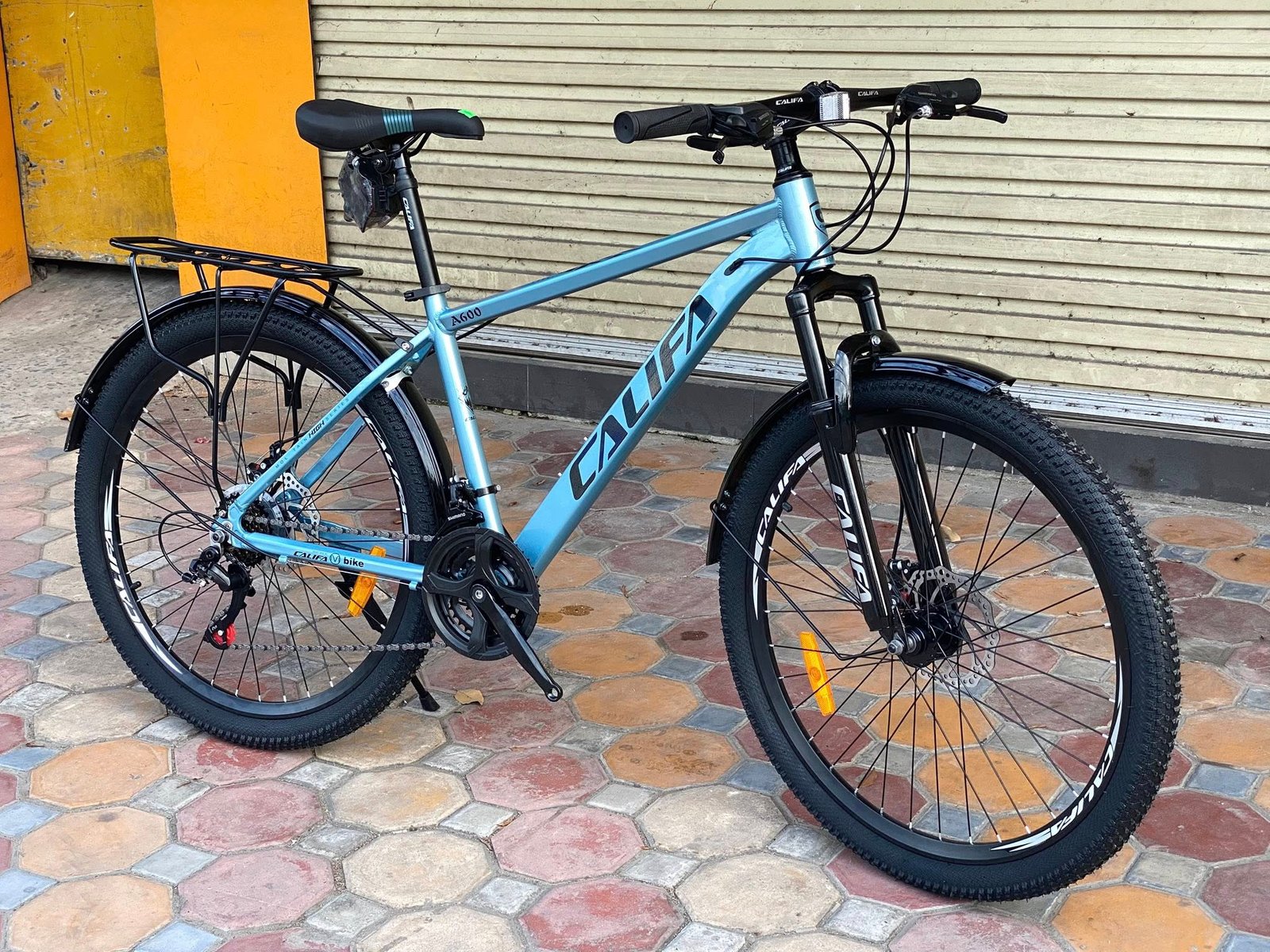 Yên thể thao, cọc yên nhôm Califa, baga sau